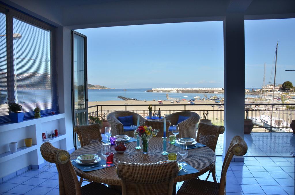 Terrazza Sul Mare Giardini Naxos Exterior foto
