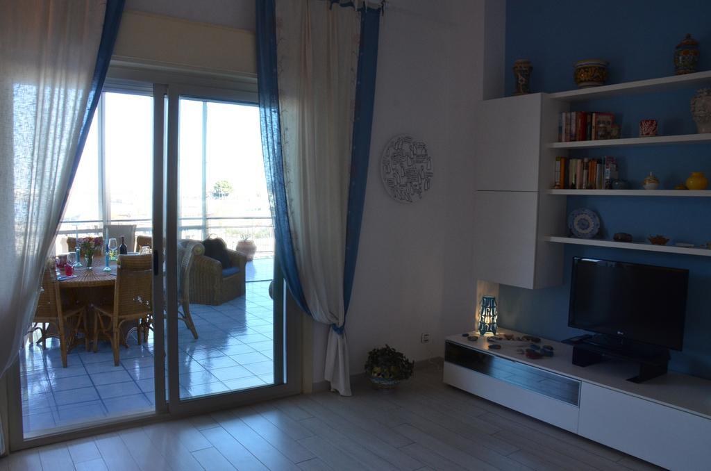 Terrazza Sul Mare Giardini Naxos Exterior foto